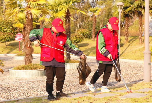 1月17日，文昌花园社区组织辖区未成年人开展&rdquo;我是小小志愿者&ldquo;活动。（令狐丹丹 摄） (3).JPG