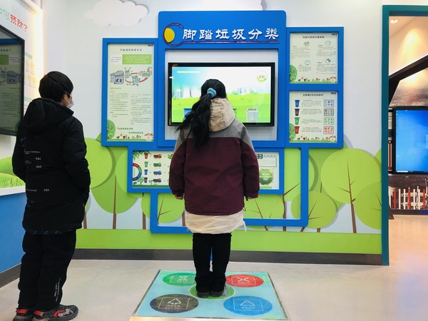 2021年1月18日阳明社区开展垃圾分类 从我做起志愿服务活动（拍摄者：陈后振 拍摄单位：阳明社区 ）.jpg