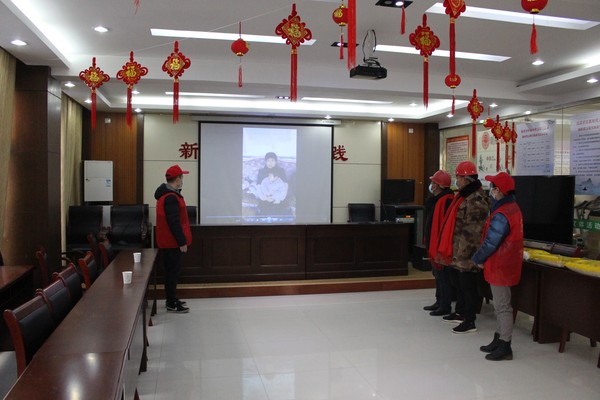 社区志愿者为务工人员准备的亲情视频5.JPG