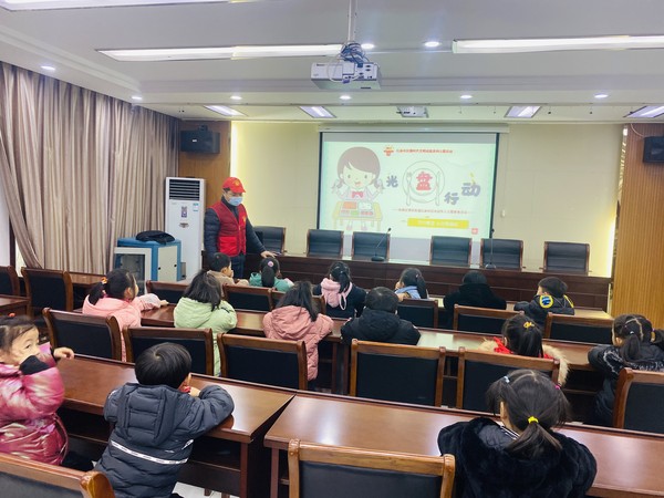2021年2月18日下午,红庙社区新时代文明实践站联合创业中苑幼儿园组织未成年人开展“光盘行动”主题未成年人教育活动。(拍摄作者:红庙社区高超) (2).JPG