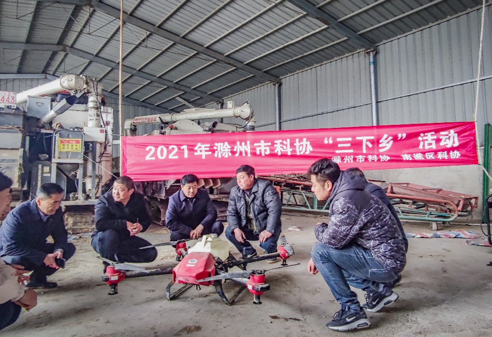 2月送科技下乡3.JPG