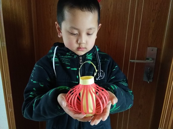 瞧,我制作的小花灯.jpg