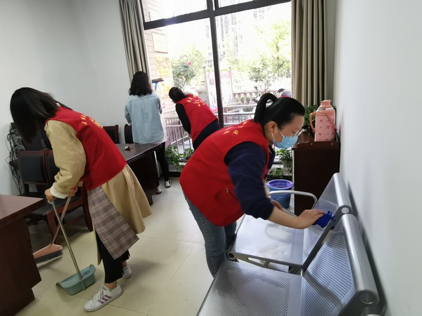 2021年4月15日发能国际城社区开展“文明卫生从身边做起”主题活动 (2).jpg