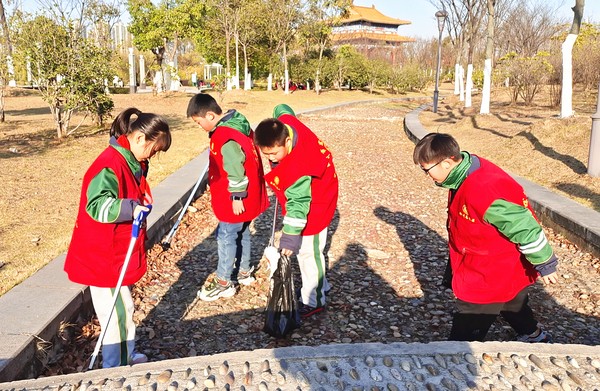 2021年12月3日,文昌花园社区开展“青春志愿行 我为文明城市添光彩”12﹒5国际志愿者日主题活动。(拍摄单位:文昌花园社区 拍摄人:周婷婷).jpg