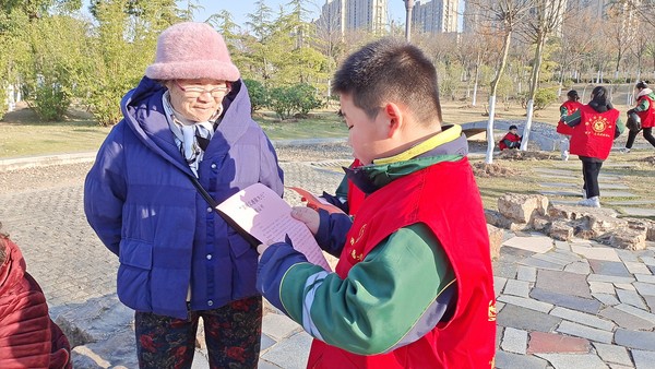 2021年12月3日,文昌花园社区开展“青春志愿行 我为文明城市添光彩”12﹒5国际志愿者日主题活动。(拍摄单位:文昌花园社区 拍摄人:周婷婷) (5).jpg