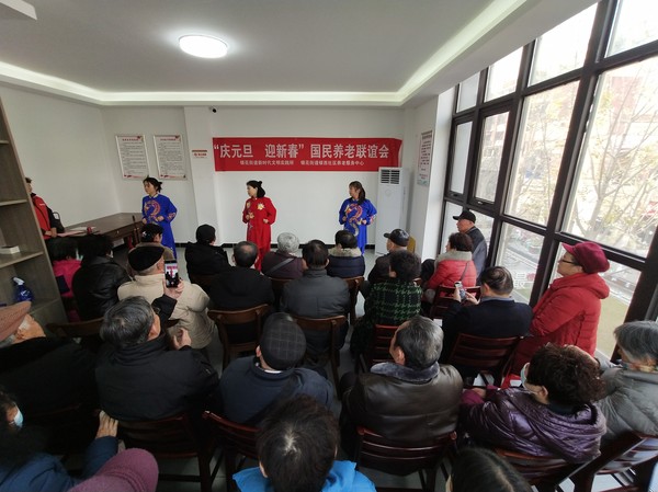 12月31日，银西社区组织文化志愿者开展&ldquo;庆元旦 迎新春&rdquo;志愿关爱行主题活动.jpg