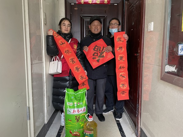 2022年1月15日，文昌花园社区联合滁州实验小学开展慰问退役军人志愿服务活动。（拍摄单位：文昌花园社区 拍摄人：孙兵）.jpg
