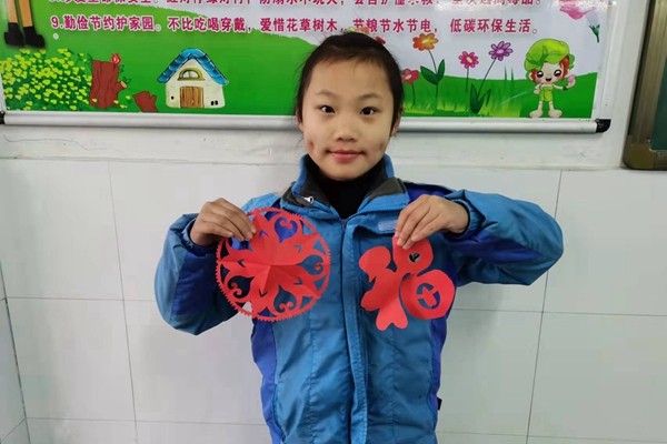 5.剪窗花.jpg
