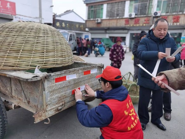  2022年1月21日区农业农村局在施集镇开展&ldquo;冬春季农机安全宣传进万家&rdquo;活动 (1).jpg