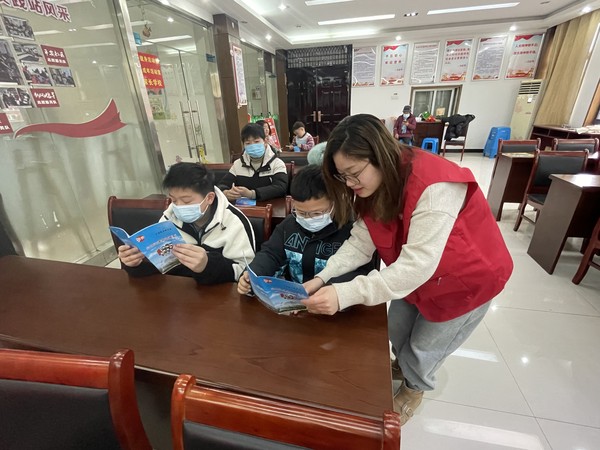 为青少年普法照片.JPG