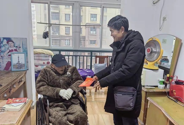 2022年1月26日，南谯区农业农村局慰问军转干部甄焕耀 (2).jpg