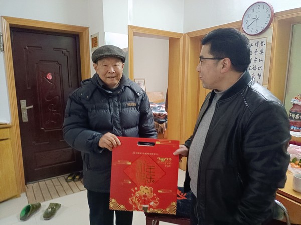 1.27慰问活动图片.jpg