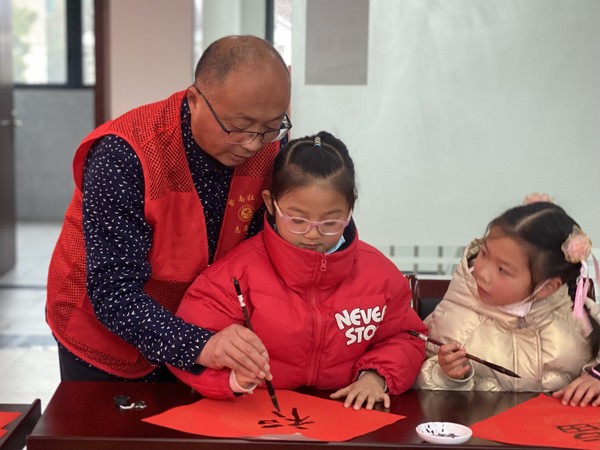 2022年1月26日，紫南社区新时代文明实践站开展&ldquo;我们的节日&bull;春节&rdquo;主题活动。拍摄者 ：徐慧，拍摄单位：紫南社区 (1).png