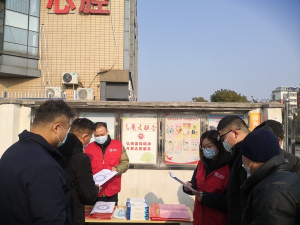 滁州市南谯区银花街道办事处徐岗社区新时代文明实践站，2022年2月1日在春节期间开展倡导勤俭节约志愿服务活动（拍摄者：银花街道办事处 徐岗社区 黄李义） (1).jpg