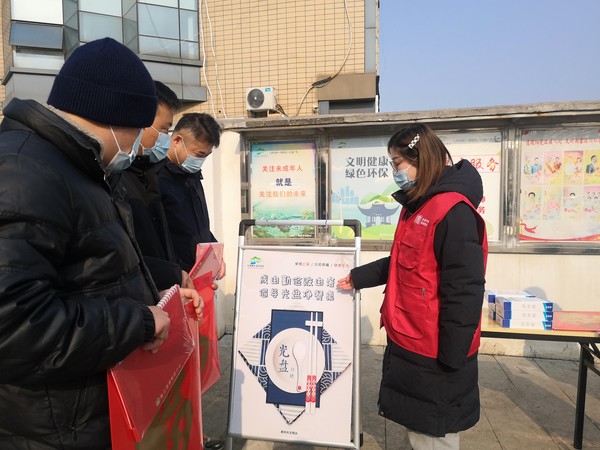 滁州市南谯区银花街道办事处徐岗社区新时代文明实践站，2022年2月1日在春节期间开展倡导勤俭节约志愿服务活动（拍摄者：银花街道办事处 徐岗社区 黄李义） (3).jpg