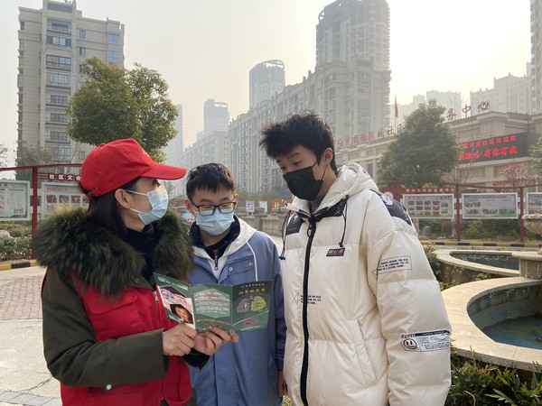 2022年1月19日，发能国际城社区新时代文明实践站开展禁烟主题志愿服务活动。（拍摄单位：发能国际城社区 拍摄者：谷智慧） (1).jpg