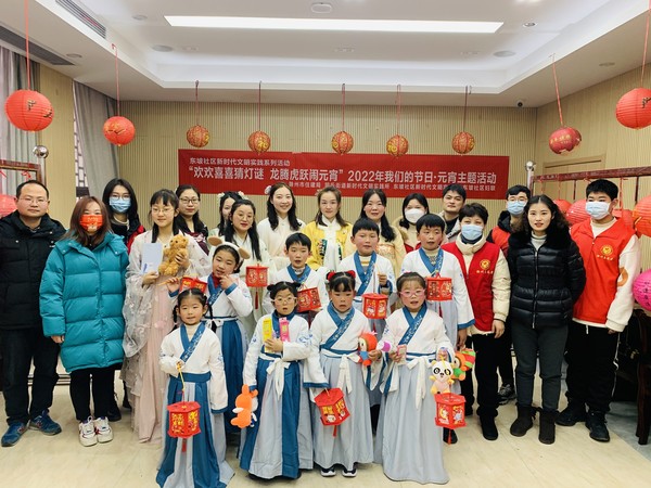 2022年2月11日东坡社区开展&ldquo;欢欢喜喜猜灯谜，龙腾虎跃闹元宵&rdquo;我们的节日.元宵活动（拍摄人：韩媛媛，拍摄单位：东坡社区） (6).jpg