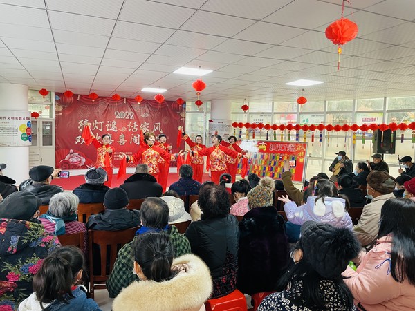 2022年2月14日，滁州市南谯区银花街道红庙社区新时代文明实践站，开展“猜灯谜 话家风 欢欢喜喜闹元宵”主题活动（拍摄作者：红庙社区高超） (12).JPG
