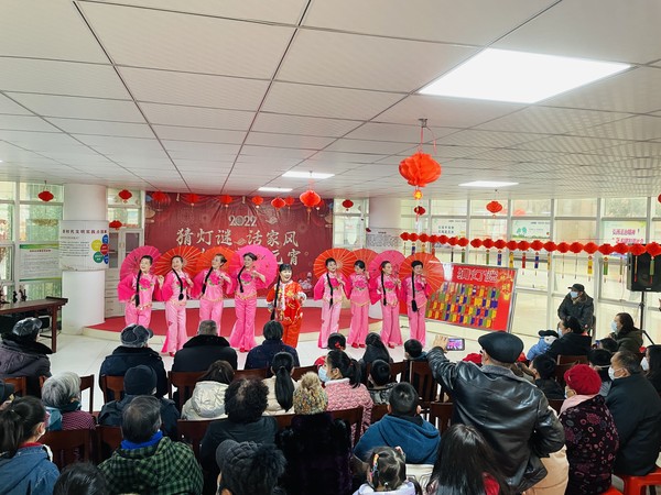 2022年2月14日，滁州市南谯区银花街道红庙社区新时代文明实践站，开展“猜灯谜 话家风 欢欢喜喜闹元宵”主题活动（拍摄作者：红庙社区高超） (14).JPG