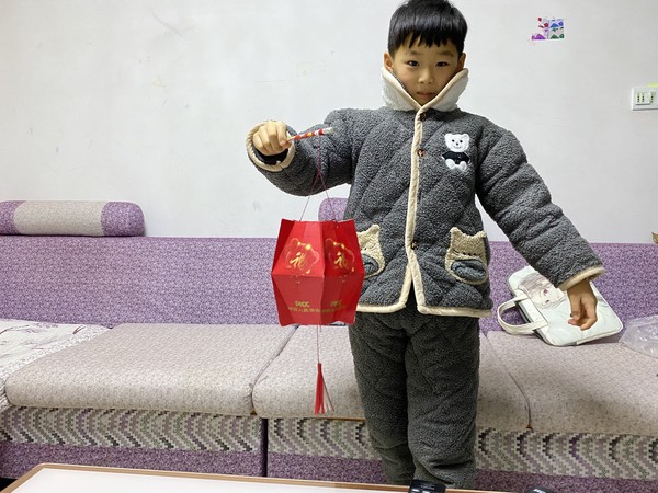 瞧！我做的元宵灯笼.jpg