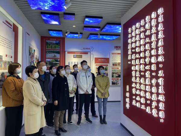 2022年3月10日发能国际城社区组织党员干部走进红色教育基地开展&ldquo;永远跟党走&rdquo;主题党员教育活动 (4).jpg