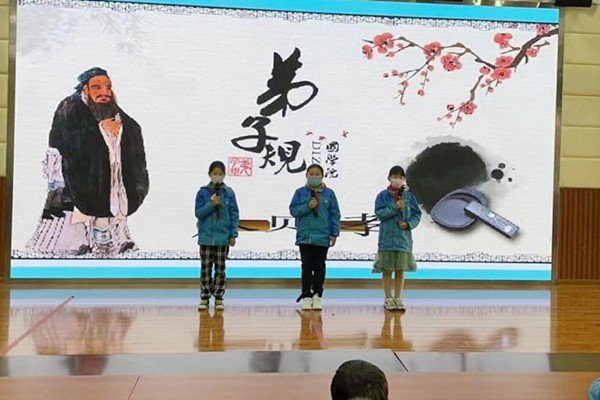 4906396AED0F6A3C7DDF4872E48340E9_750_750.jpg