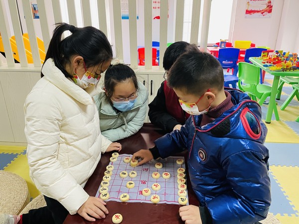 2022年3月27日,红庙社区新时代文明实践站开展象棋比赛活动(拍摄作者红庙社区何荣刘) (2).jpg