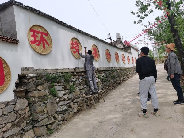 珠龙镇系牢“三线” 让乡村颜值靓起来.jpg