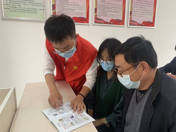 2022年4月20日吕赵社区组织集中学习《国家安全法》 拍摄者： 计佳新 拍摄单位：吕赵社区 (2).jpg