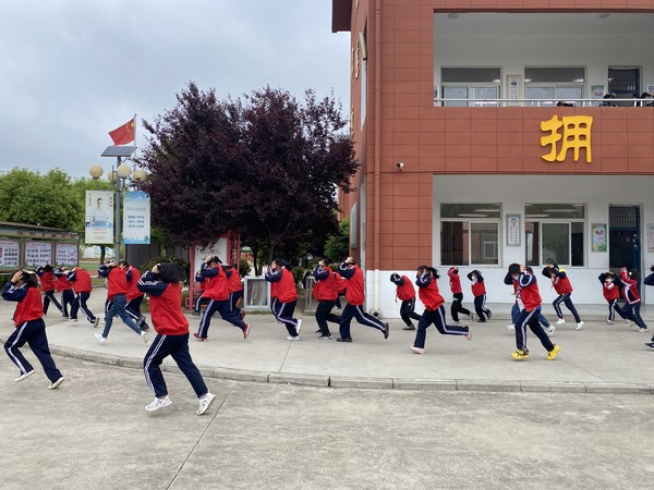 防震减灾安全演练.jpg