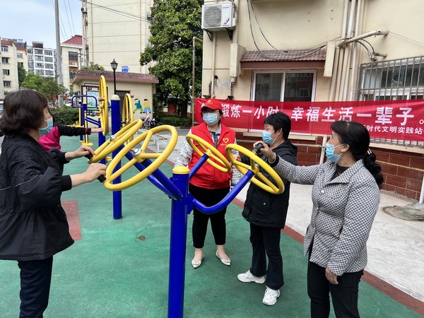 2022年5月11日 银东社区新时代文明实践站开展“每天锻炼一小时，幸福生活一辈子”——全民健身活动     拍摄者：王阳     工作单位：银东社区 (2).jpg