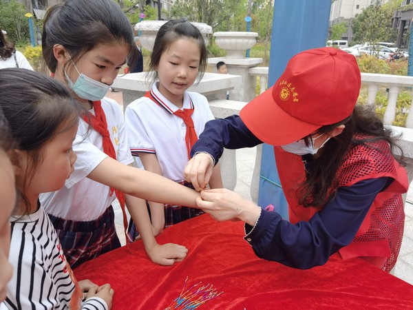 2022年5月28日，永乐社区新时代文明实践站开展“清廉端午 粽香传情”主题端午节活动（拍摄者：梁爽  拍摄单位：永乐社区） (6).jpg