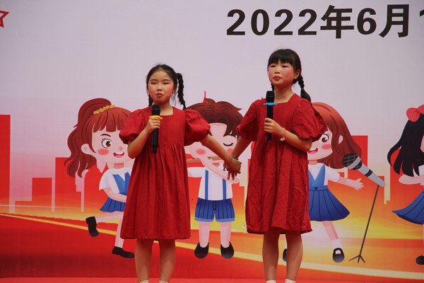 歌曲表演《崖上的波妞》.JPG