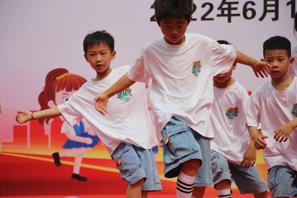 街舞表演.JPG