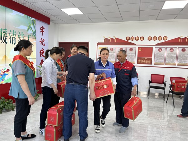 情暖清洁工1 (2).jpg