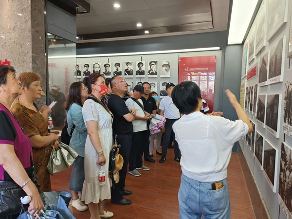 2022年6月29日，文昌花园社区新时代文明实践站开展&ldquo;庆七一颂党恩 红色基因永传承&rdquo;七一主题活动。（拍摄单位：文昌花园社区 拍摄人：周婷婷） (6).jpg