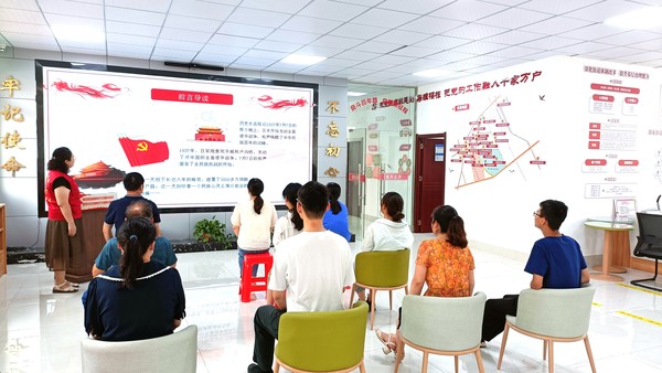 银东社区2022年7月7日在社区综合文化服务中心开展&ldquo;勿忘国耻，铭记历史&rdquo;&mdash;&mdash;纪念&ldquo;七七事变&rdquo;爱国主义教育活动              拍摄者：王阳           工作单位：银东社区 (3).jpg