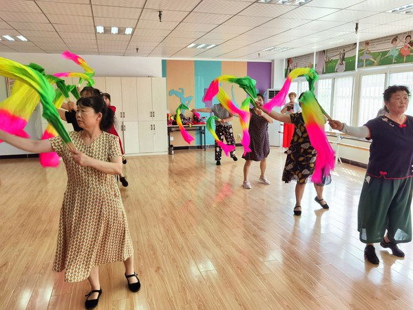 红庙社区新时代文明实践站，2022年8月1日，在红庙社区开展&ldquo;舞动人生 健康随行&rdquo;主题健身活动 (2).jpg