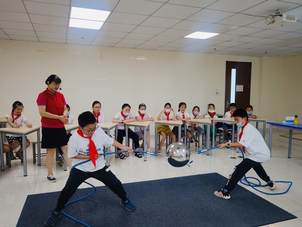滁州市永乐社区新时代文明实践站携手滁州市科技馆，2022年8月5日，开展“走进科学 放飞梦想 争做新时代好少年”主题活动（拍摄单位：永乐社区 拍摄者：梁爽） (4).jpg