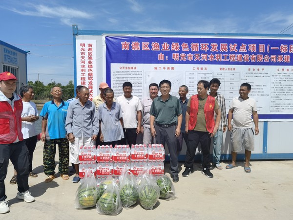 8月10日,区农业农村局在乌衣镇开展“夏送清凉,爱满亭城”新时代文明实践志愿服务活动 (1).jpg