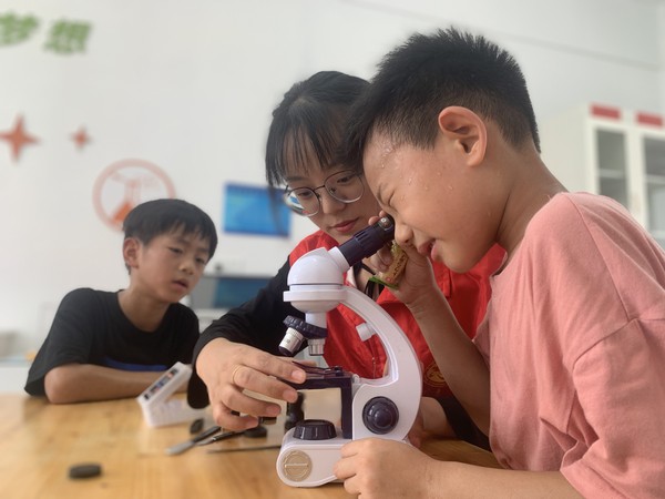 2022年8月16日吕赵社区&ldquo;微观世界的奇妙探索&rdquo;未成年人活动未成年人活动 拍摄者：计佳新 拍摄单位：吕赵社区 (2).jpg