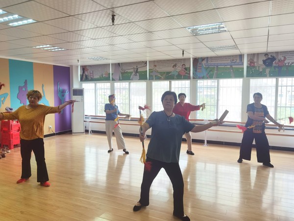 红庙社区新时代文明实践站,2022年9月1日,在红庙社区开展“弘扬传统文化 舞出健康生活”主题宣传文化活动(拍摄作者:红庙社区刘申昇) (3).jpg