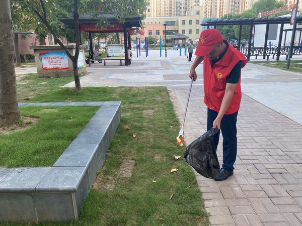 2022年9月2日，南谯区农业农村局在创业中苑二期小区开展&ldquo;周五一小时 扮靓我的家&rdquo;新时代文明实践活动 (1).jpg