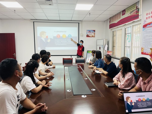 红庙社区新时代文明实践站,2022年9月13日,在红庙社区开展防范电信网络诈骗主题科普教育活动(拍摄作者:红庙社区高超) (1).jpg