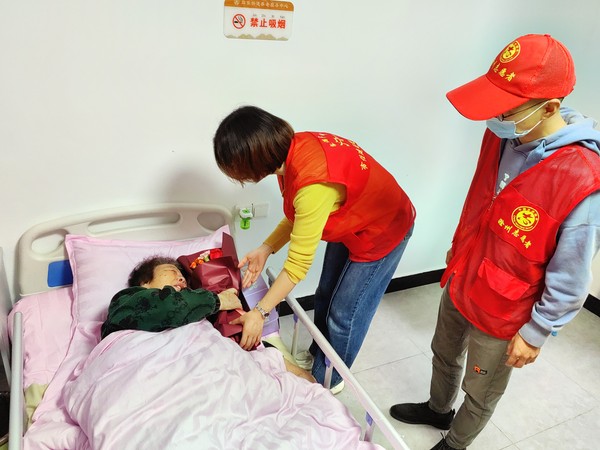 2022年9月28日，滁州市住建局、滁州市福彩中心、华佗中医院医养中心联合东坡社区组织开展&ldquo;九九重阳节 浓浓敬老情&rdquo;我们的节日&middot;重阳主题宣传活动（拍摄人：韩媛媛，拍摄单位：东坡社区）  (6).jpg