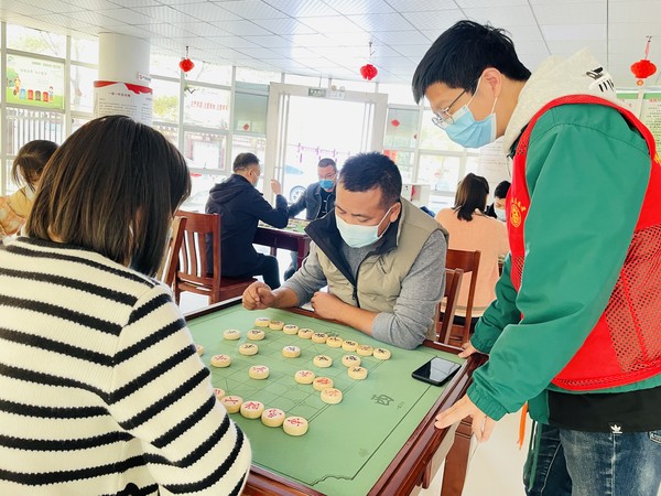 红庙社区新时代文明实践站，2022年10月12日，在红庙社区开展“以棋会友‘棋’乐无穷”主题宣传文化活动（拍摄作者：红庙社区高超） (6).jpg
