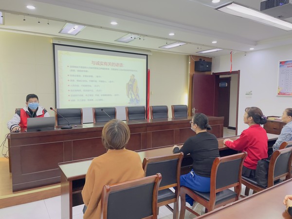 红庙社区新时代文明实践站。2022年10月25日,在红庙社区开展诚信教育主题宣讲活动(拍摄作者:红庙社区何荣刘) (4).jpg