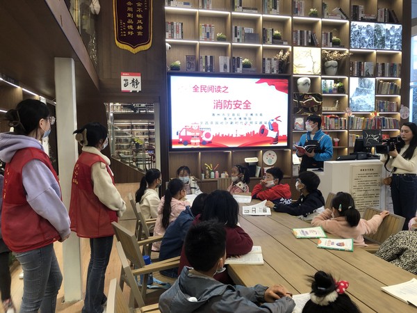 滁州市南谯区文昌花园社区新时代文明实践站，2022年11月3日，开展“遵守交通法规 安全文明出行”志愿服务活动（拍摄单位：文昌花园社区 拍摄人：周婷婷） (12).jpg