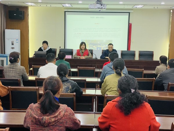 红庙社区新时代文明实践站，2022年11月8日，开展学习习近平总书记关于坚持人民至上的重要思想主题宣讲活动（拍摄作者：红庙社区高超） (2).jpg