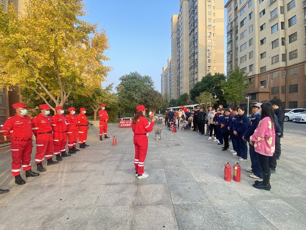 陡岗社区，2022年11月8日联合滁州市应急管理局、滁州市青志协救援队在龙蟠汇景小区开展&ldquo;消除火灾隐患，筑牢安全防火墙&rdquo;消防安全宣传教育活动（拍摄单位：陡岗社区，拍摄人：高茜子）  (1).JPG
